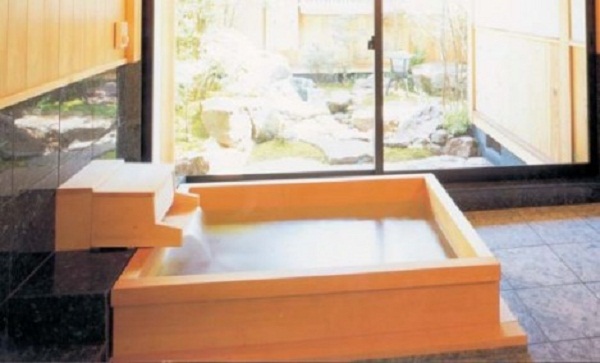 Wooden and Acrylic Bath on Japanese Bathroom Set (3) japanese bath wooden bath
