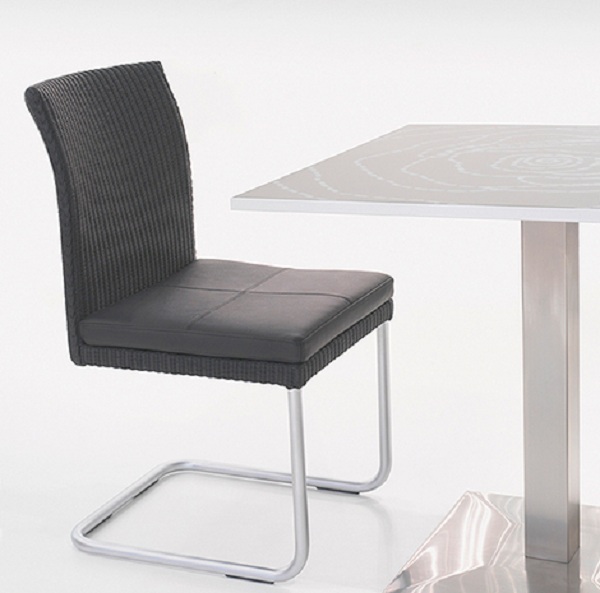 Dining-Room-Decorating-with-The-Wicker-Chairs-2