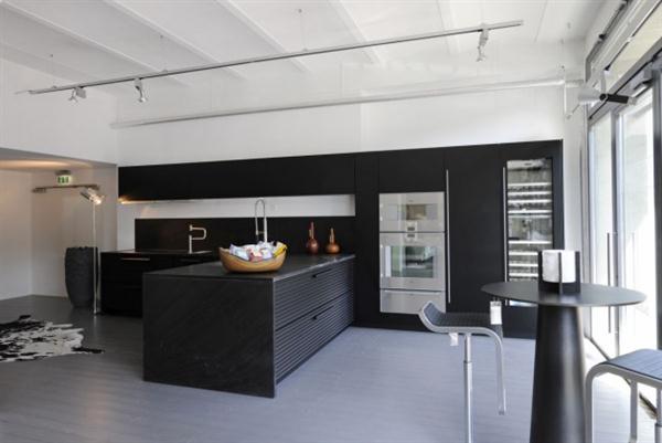 Black-Elegant-And-Modern-Kitchen-Design-5